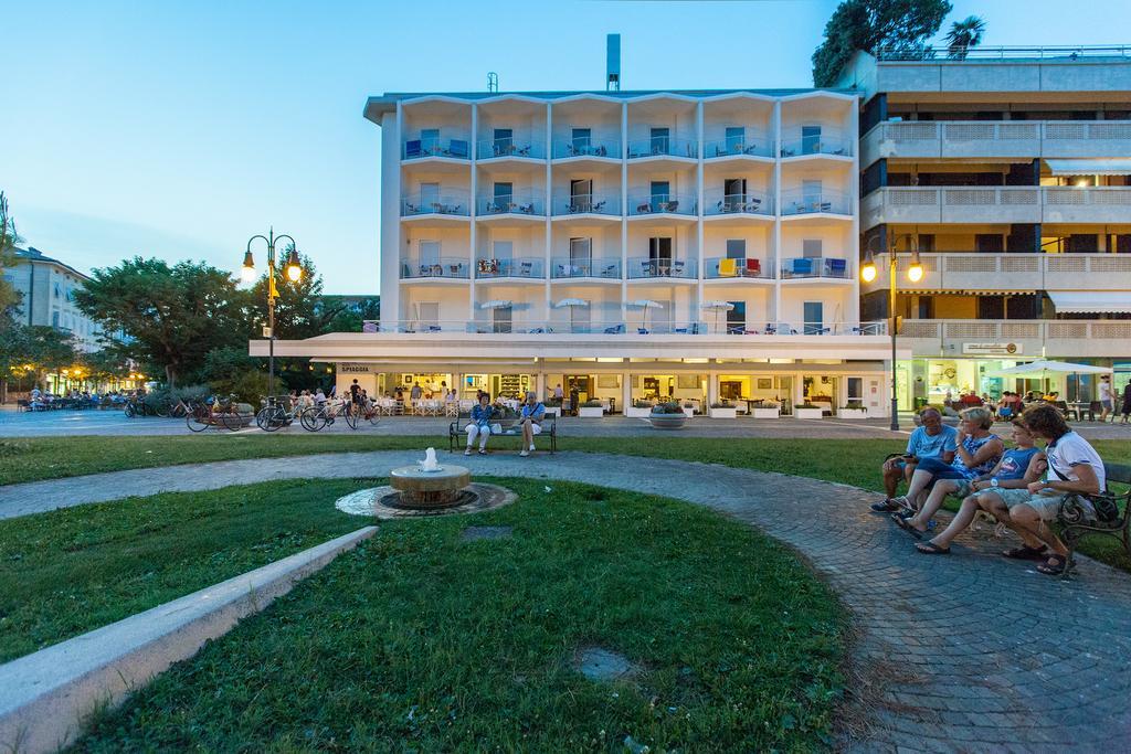 גראדו Albergo Alla Spiaggia מראה חיצוני תמונה