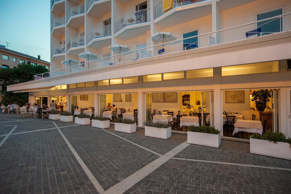גראדו Albergo Alla Spiaggia מראה חיצוני תמונה